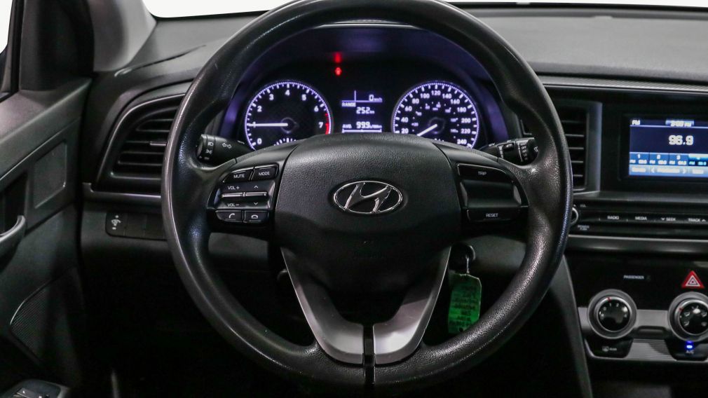 Hyundai Elantra Essential 2019 d&rsquo;occasion à vendre - 13