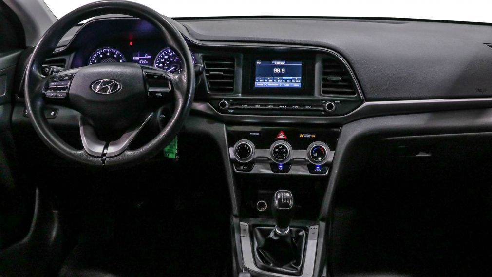Hyundai Elantra Essential 2019 d&rsquo;occasion à vendre - 16