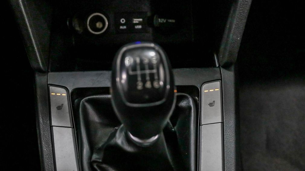 Hyundai Elantra Essential 2019 d&rsquo;occasion à vendre - 21