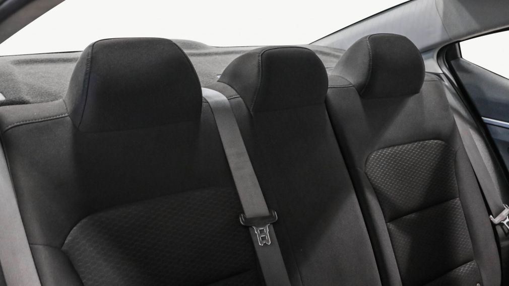 Hyundai Elantra Essential 2019 d&rsquo;occasion à vendre - 24